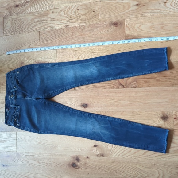 True Religion. Halle Mid-Rise Super Skinny Jeans. Size 23. - Picture 7 of 8